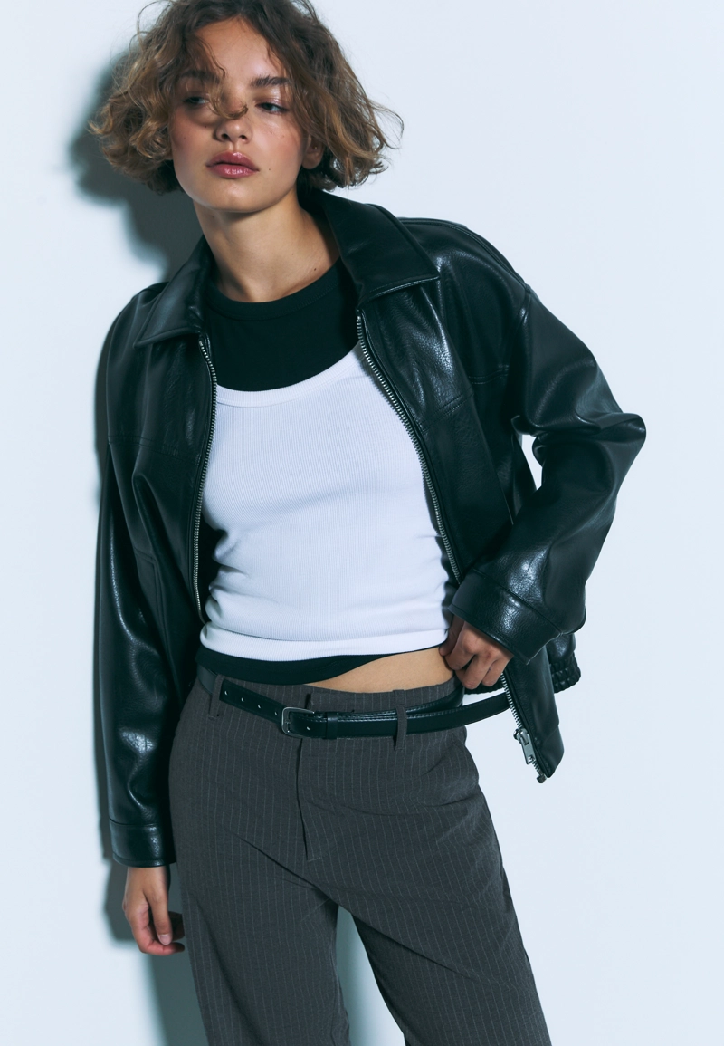 Прямые струящиеся брюки с поясом