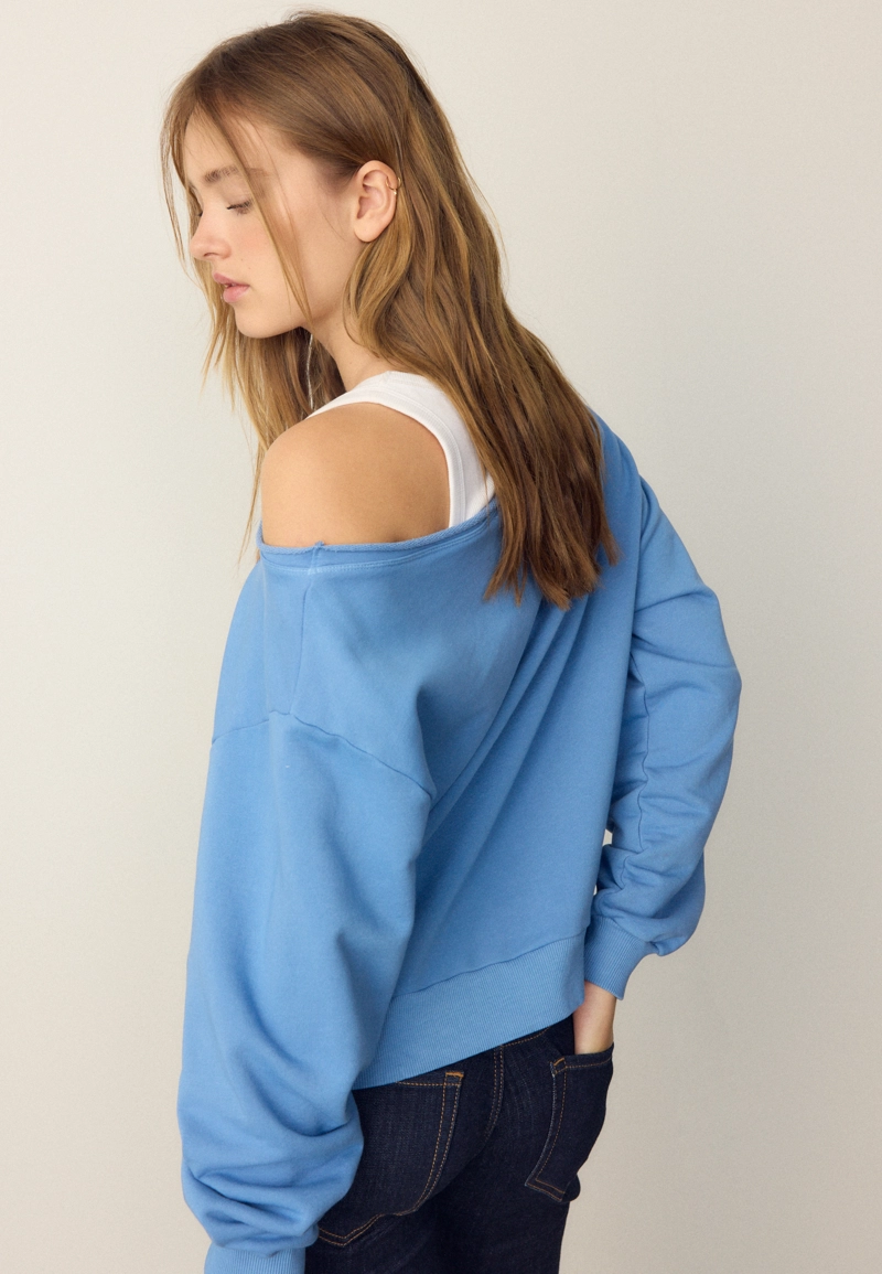 Толстовка с вырезом-лодочкой, крыльями и блестящей отделкой