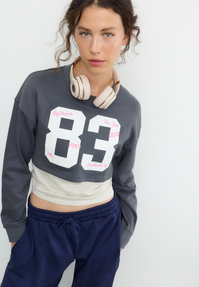 Комбинированная толстовка с вышивкой