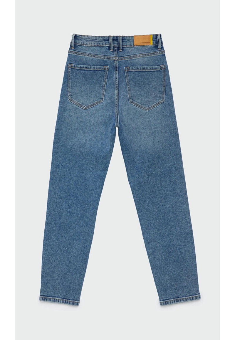 D10 Джинсы mom зауженного кроя