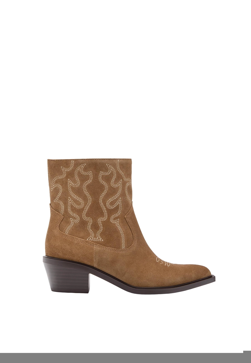 Кожаные ботильоны-казаки на каблуке