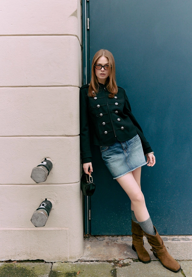 Кожаные ботильоны на плоской подошве с пряжками