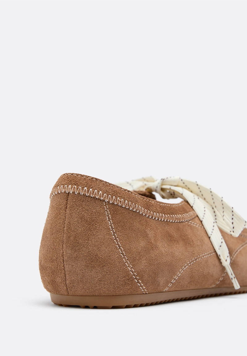 Спортивные балетки из кожи