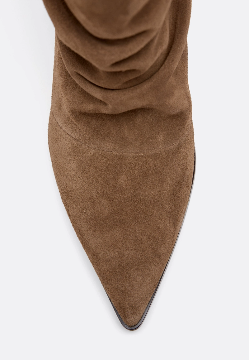 Кожаные ботильоны свободного кроя на каблуке