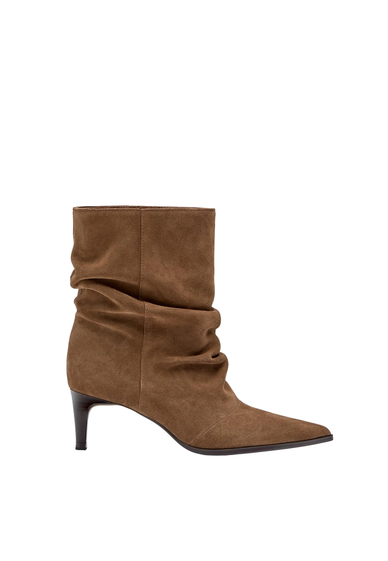 Кожаные ботильоны свободного кроя на каблуке