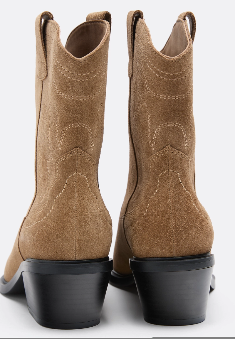 Ковбойские ботинки из кожи