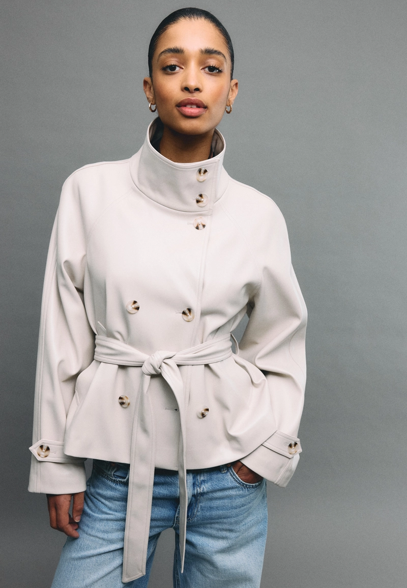 Тренч из искусственной кожи с высоким воротником