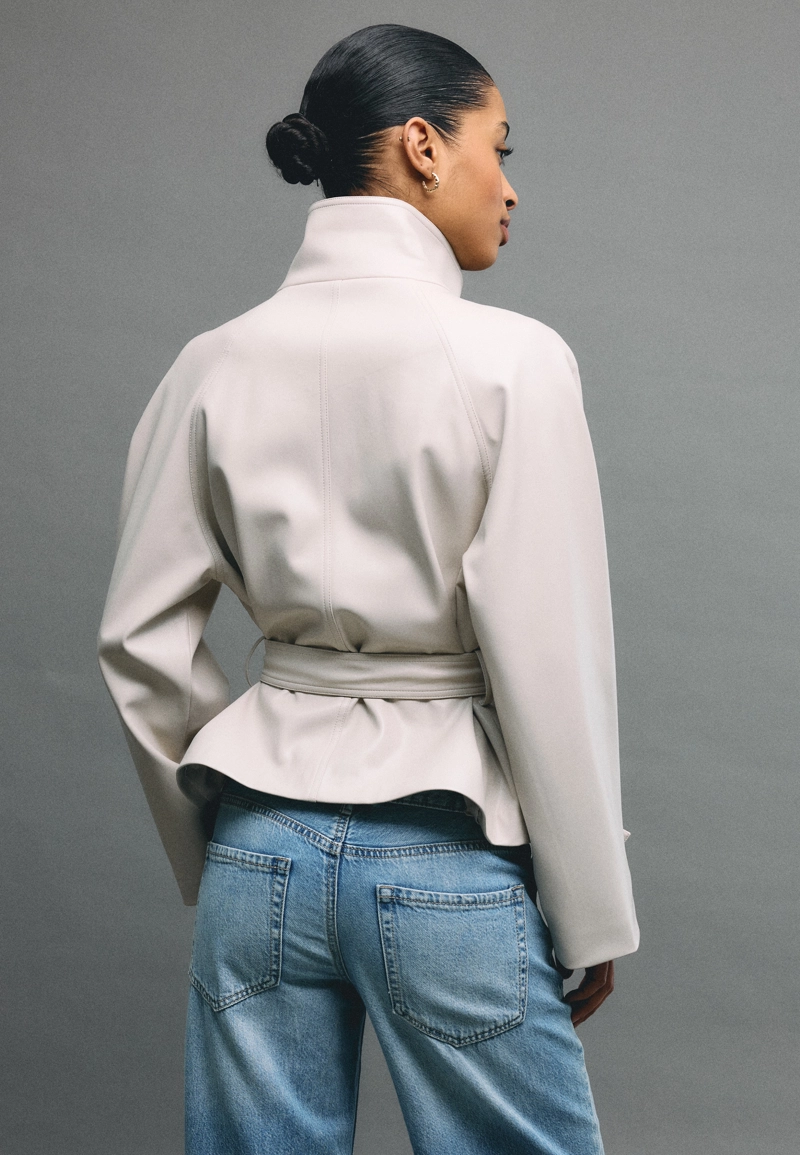 Тренч из искусственной кожи с высоким воротником