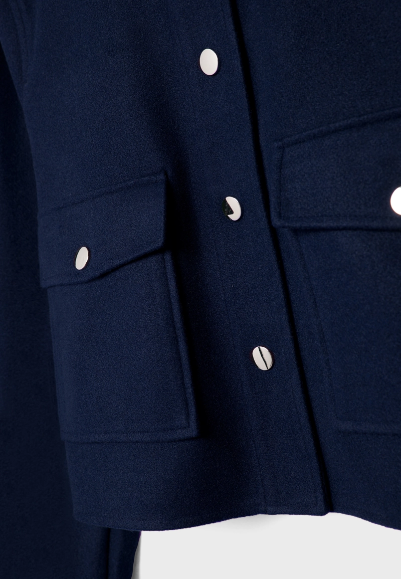 Укороченная куртка из мягкой ткани