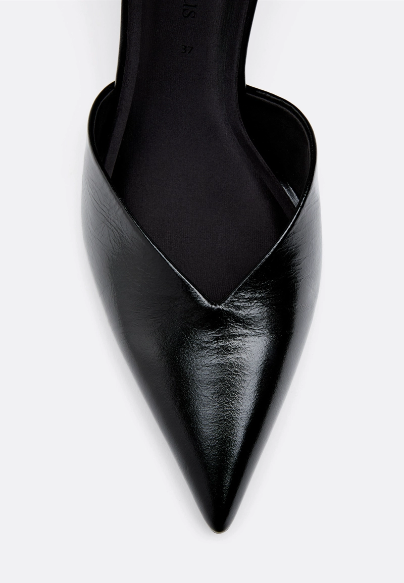 Кожаные туфли на шпильке