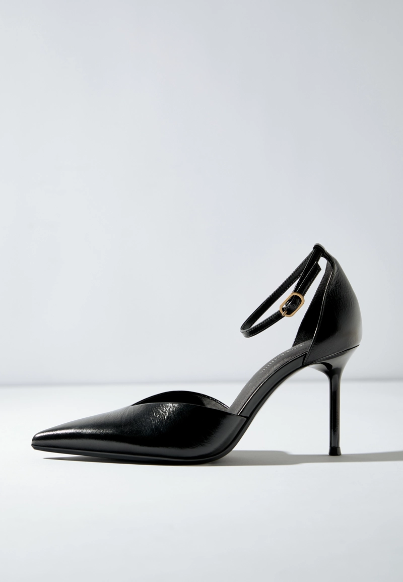 Кожаные туфли на шпильке