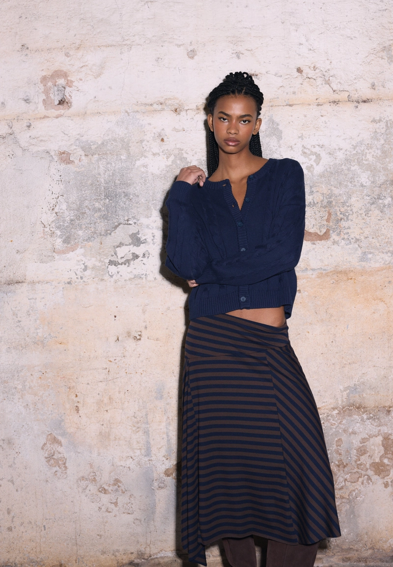 Вязаный кардиган с косами на пуговицах