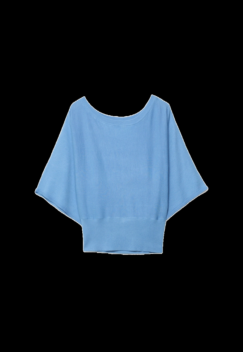 Вязаный свитер с широкими рукавами