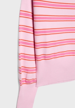 Трикотажный свитер асимметричного кроя в рубчик- Заказать в России