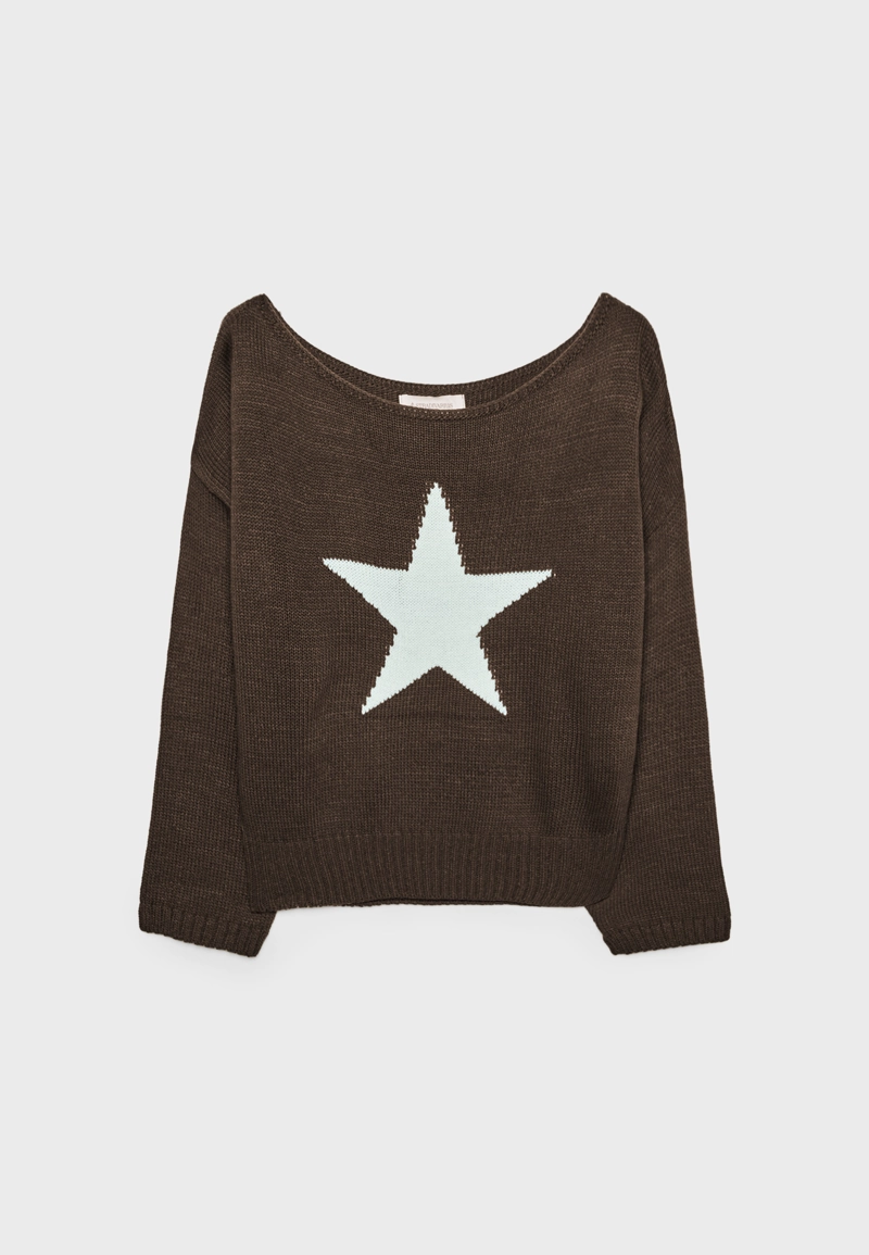 Асимметричный вязаный свитер со звездой