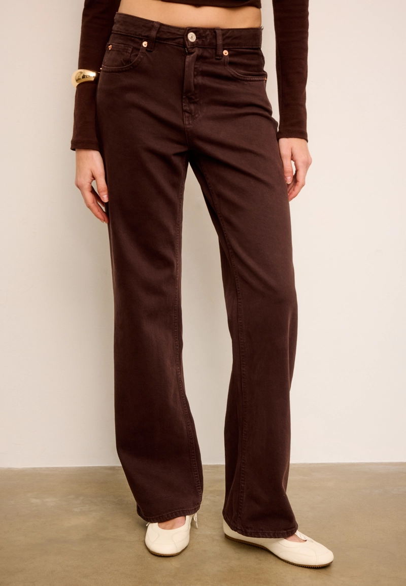 D92 Джинсы прямого широкого кроя