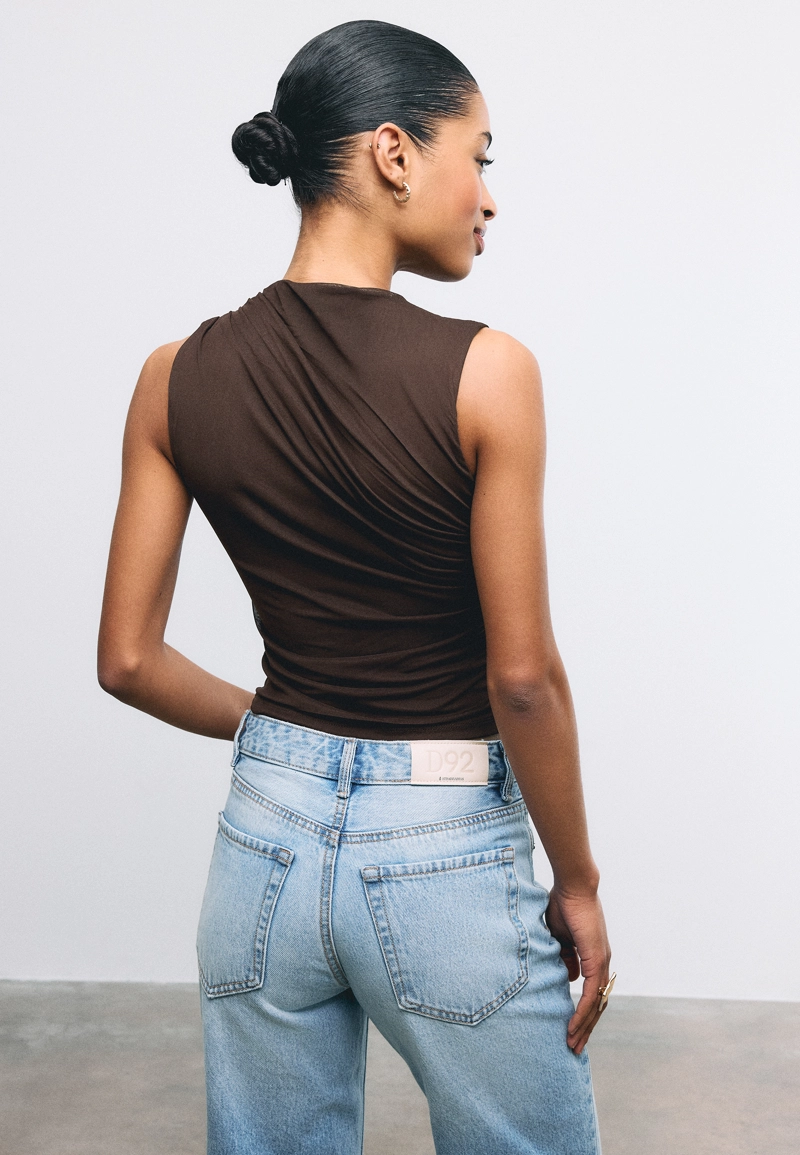 Футболка из присборенной полупрозрачной ткани