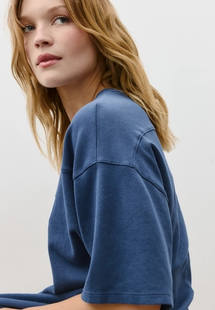 Футболка с короткими рукавами и графическим принтом- Заказать в России