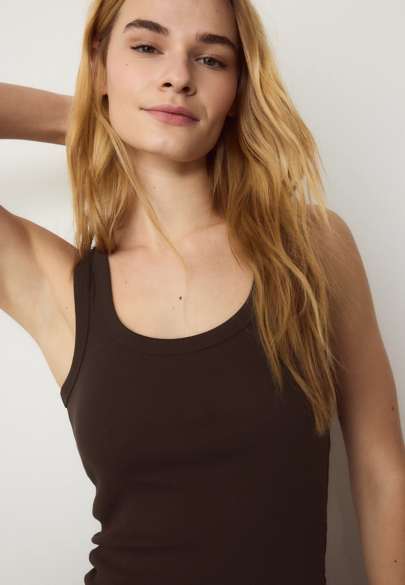 Майка-спина-борцовка в рубчик