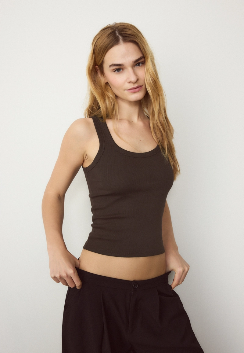 Майка-спина-борцовка в рубчик