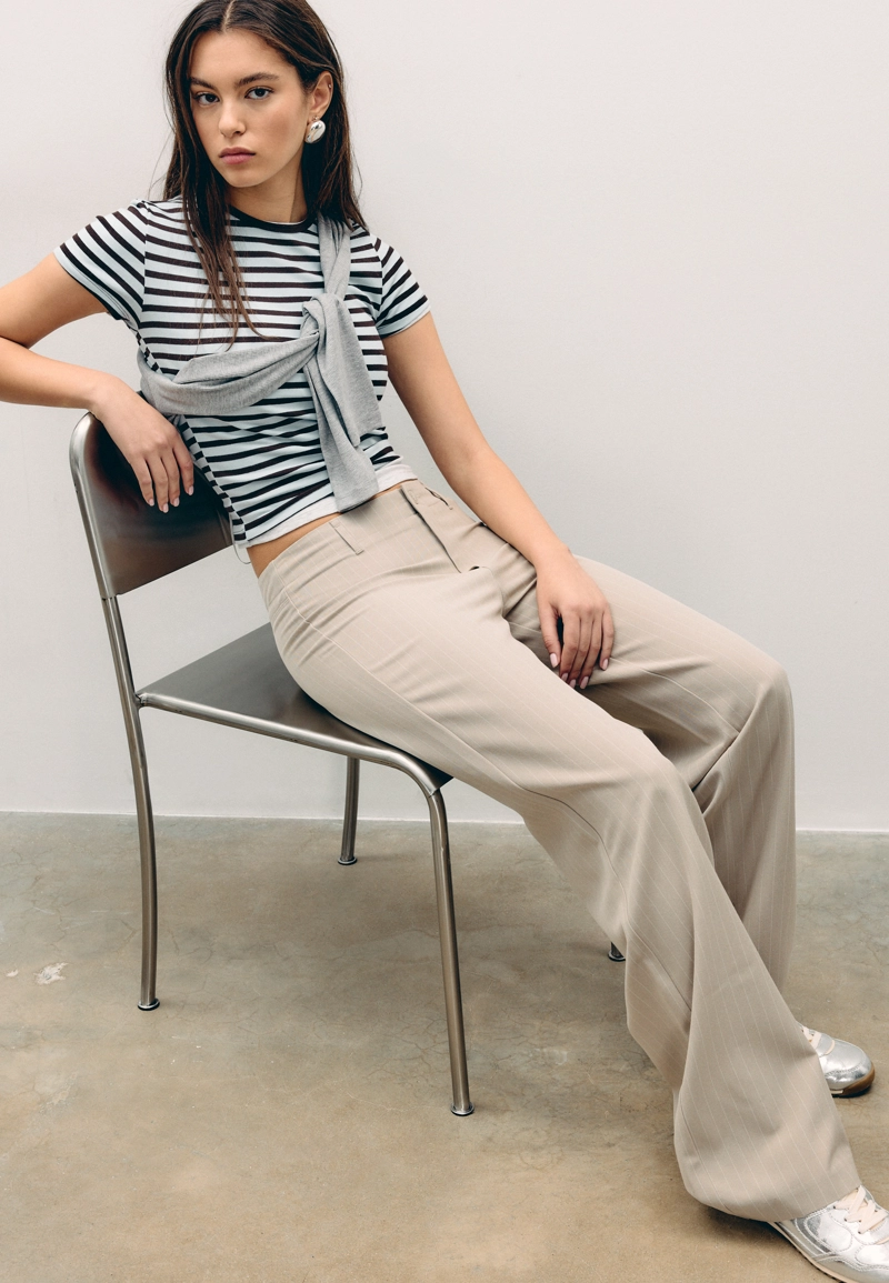 Классические зауженные брюки в полоску