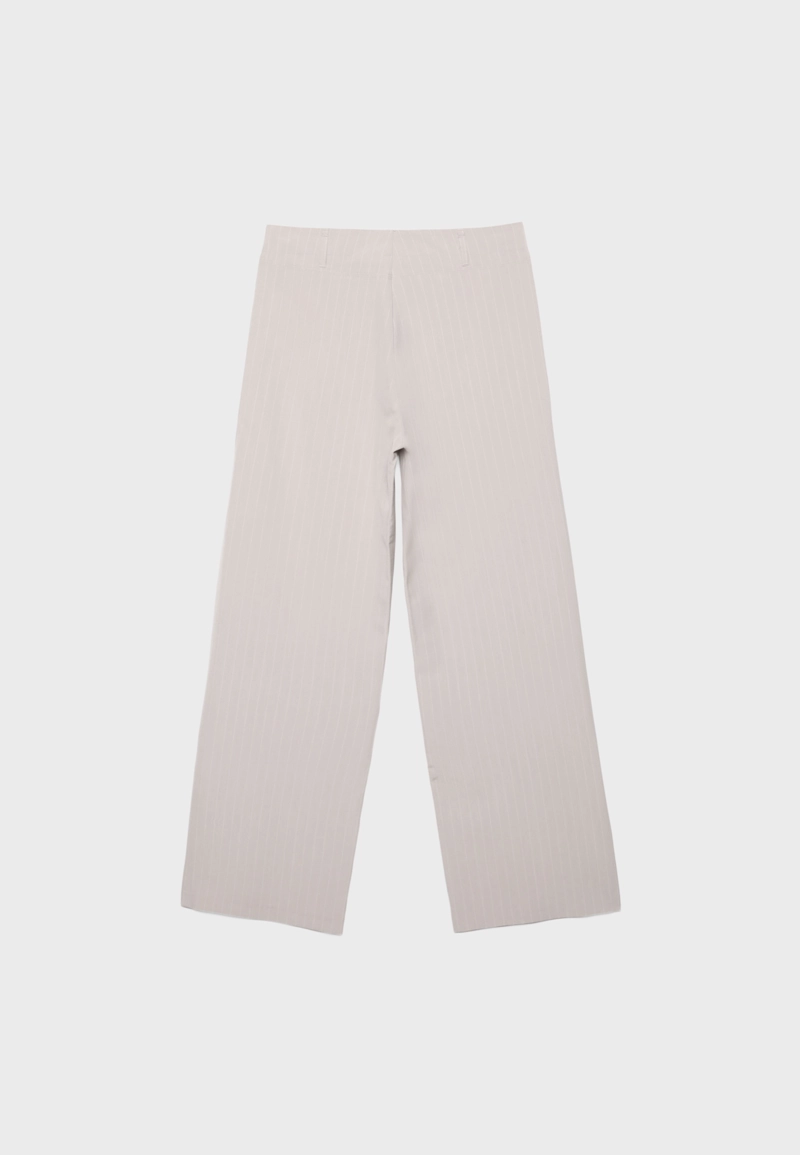 Классические зауженные брюки в полоску