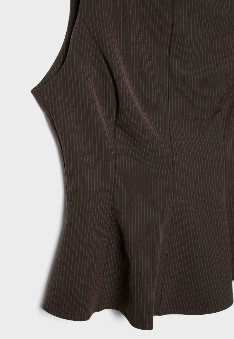 Топ без рукавов с баской