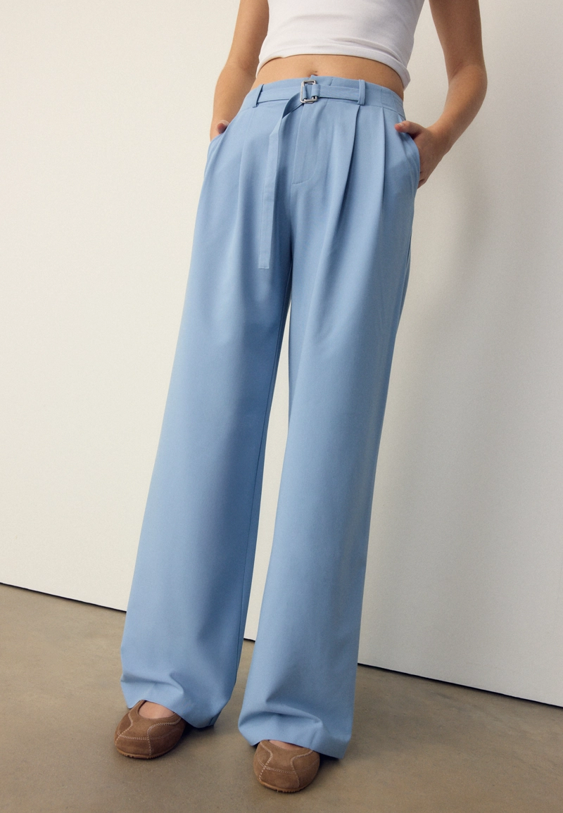 Широкие брюки с пряжкой