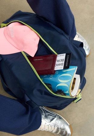 Сумка с контрастной отделкой- Заказать в России