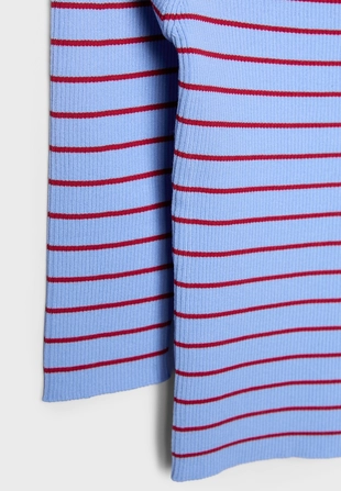 Трикотажный свитер в полоску облегающего кроя- Заказать в России