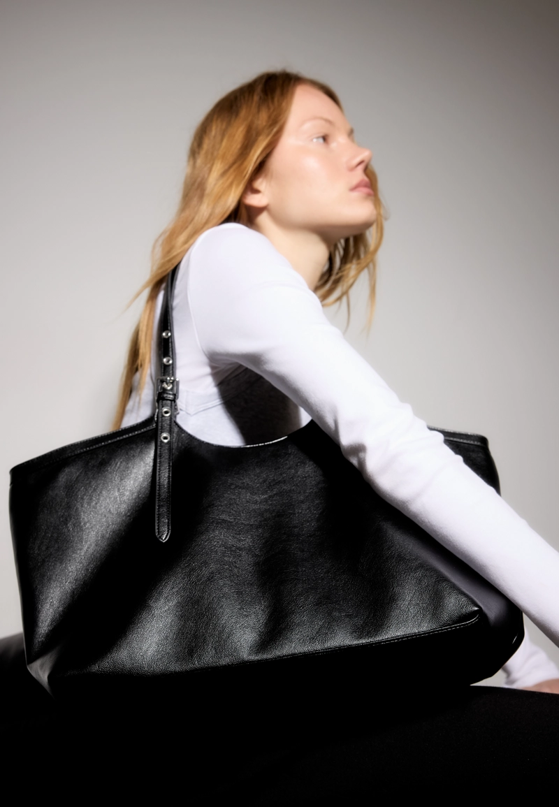 Сумка-шопер с мини-пряжками