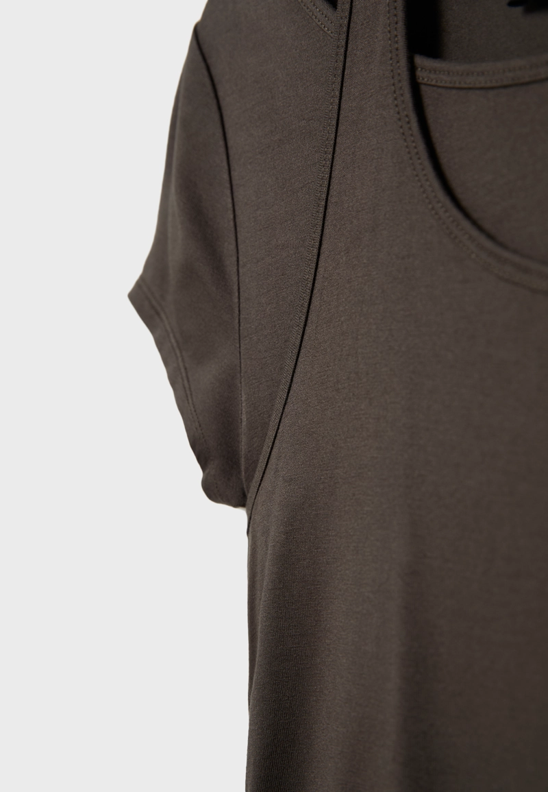 Футболка с короткими рукавами и двуслойным эффектом