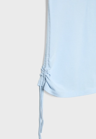 Футболка с короткими рукавами и сборками по бокам- Заказать в России