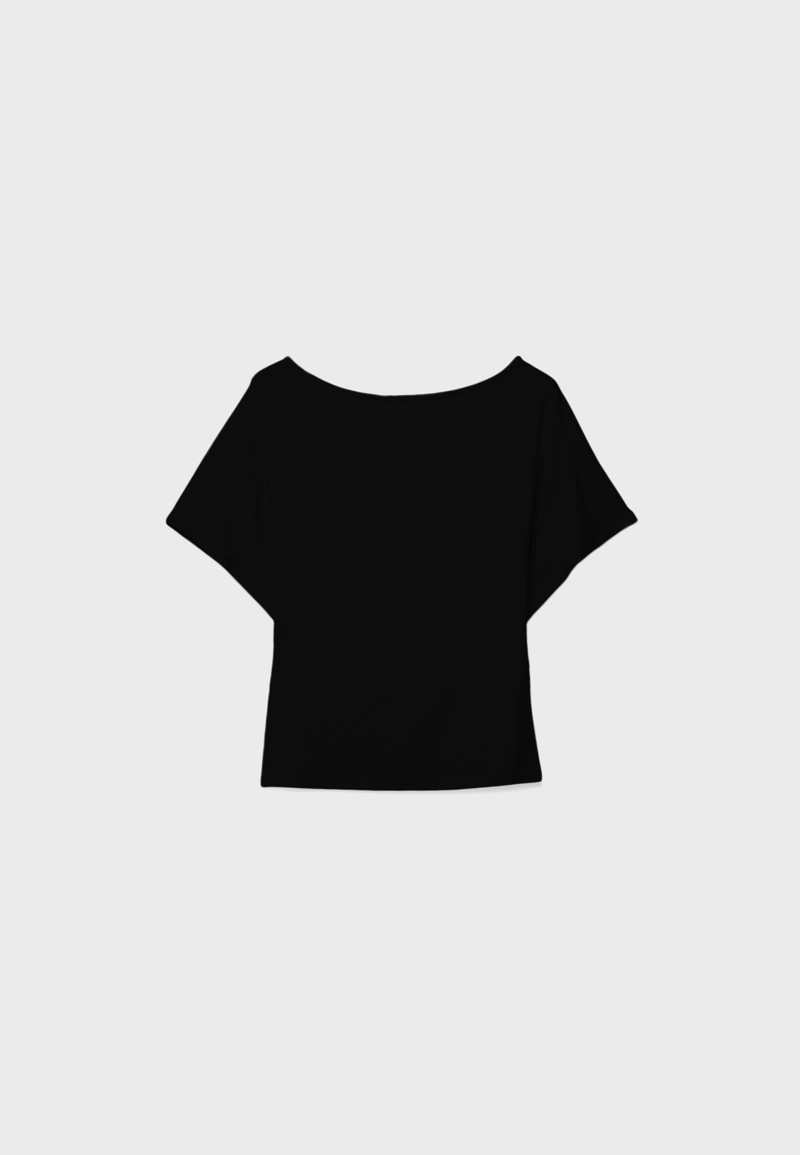 Футболка с вырезом-лодочкой и короткими рукавами