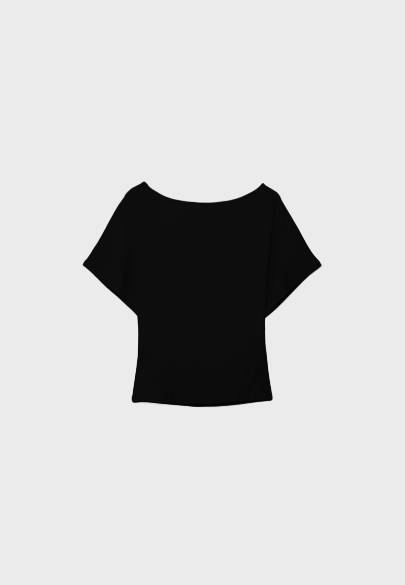 Футболка с вырезом-лодочкой и короткими рукавами