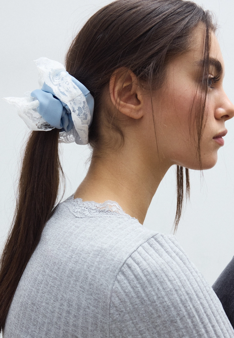 Набор из 2 резинок для волос с кружевом