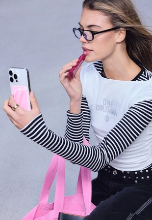 ONE DILEMMA SHORT SLEEVE BOAT NECK TSHIRT WITH RHINESTONES- Заказать в России