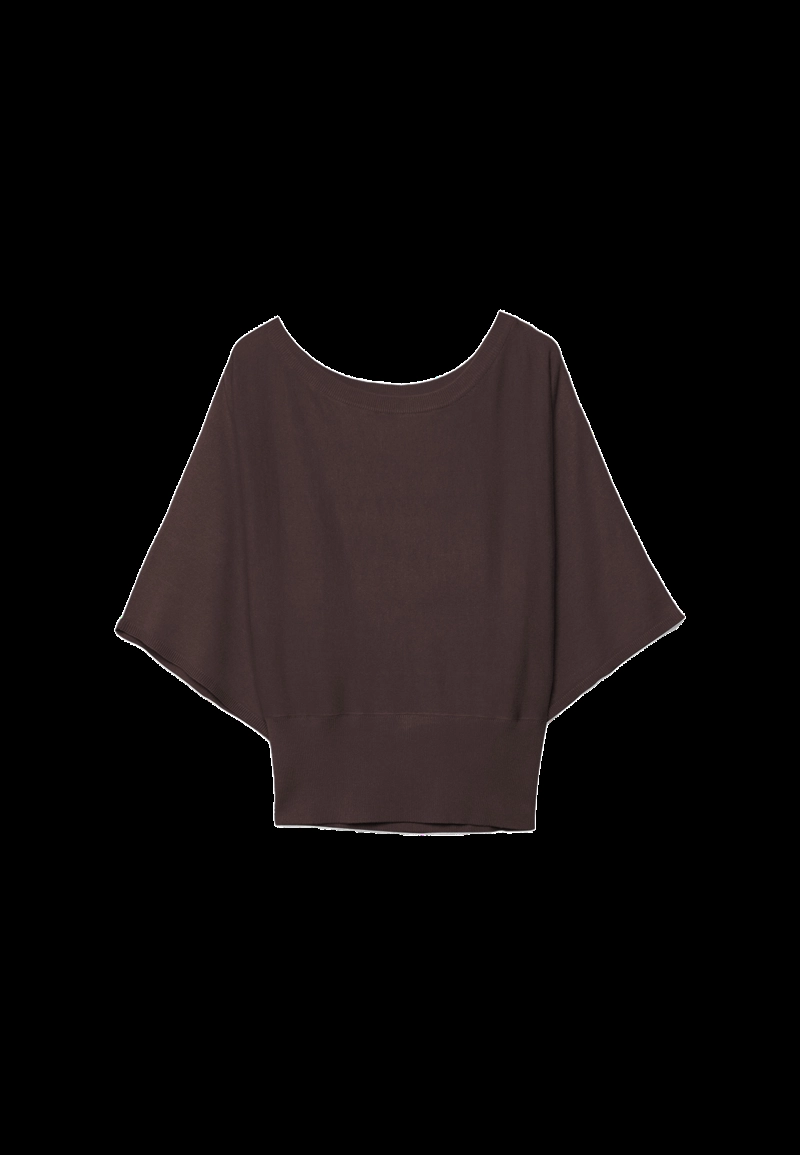 Вязаный свитер с широкими рукавами