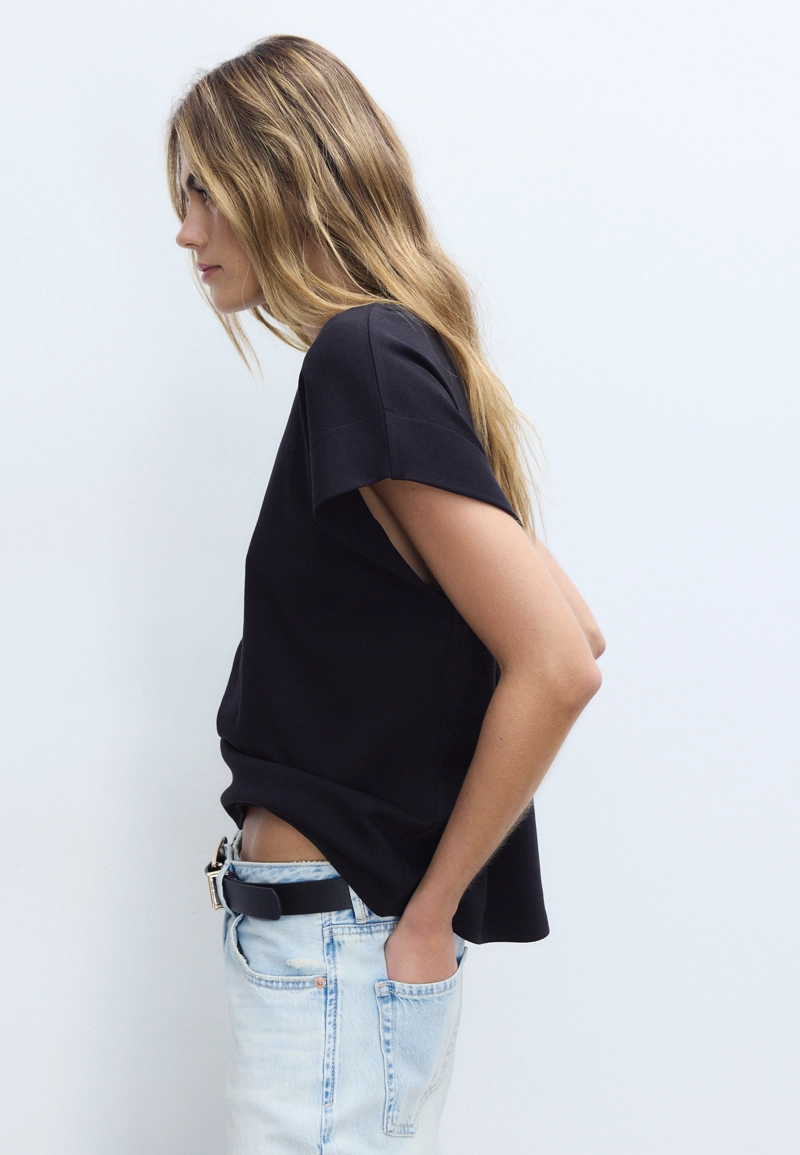 Базовая футболка со спущенным рукавом B06