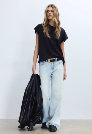 Базовая футболка со спущенным рукавом B06- Заказать в России