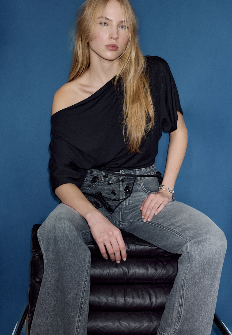 Базовая футболка с рукавами «летучая мышь»