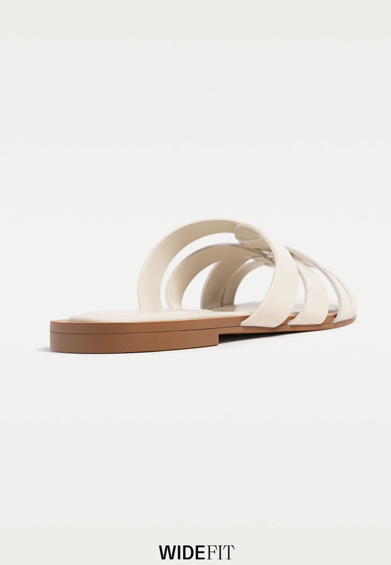 WIDE FIT. Сандалии на плоской подошве с ремешками