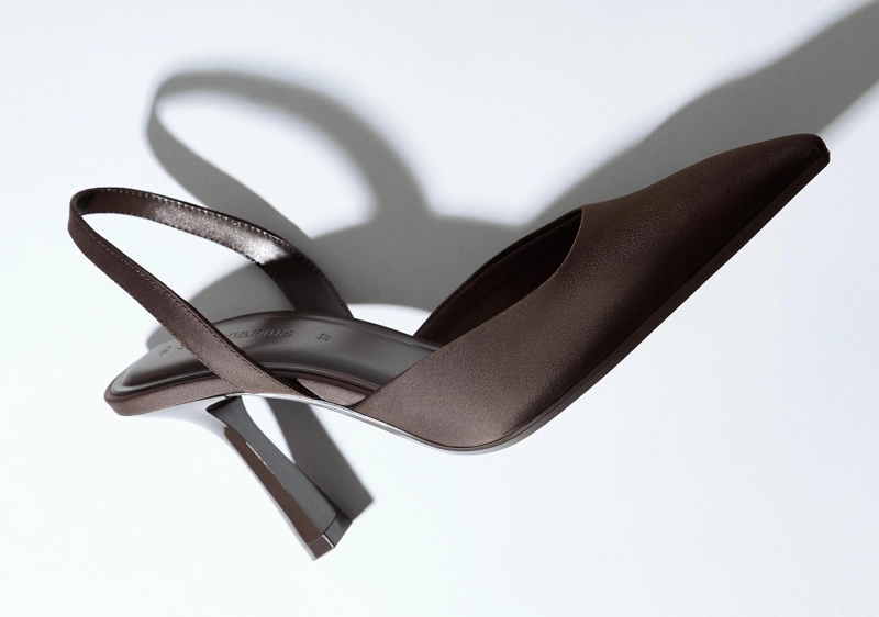 Туфли-шпильки с глянцевым блеском