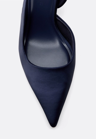 Туфли на каблуке с атласным эффектом- Заказать в России