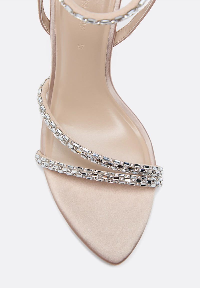 Босоножки на шпильке со стразами