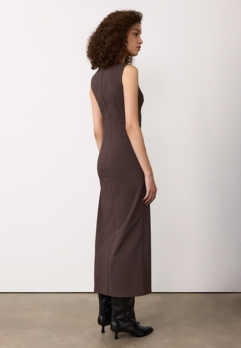 Платье миди из бенгалина без рукавов