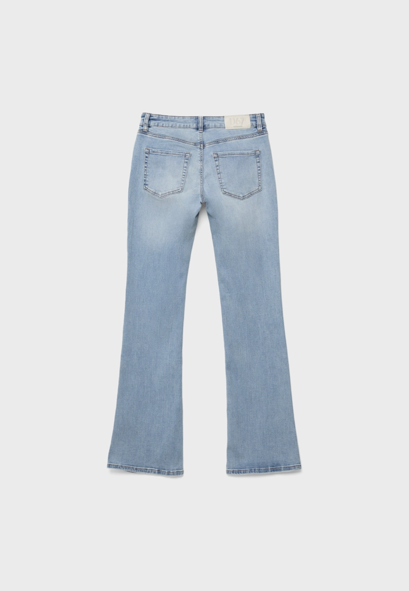 Джинсы D67 зауженные bootcut