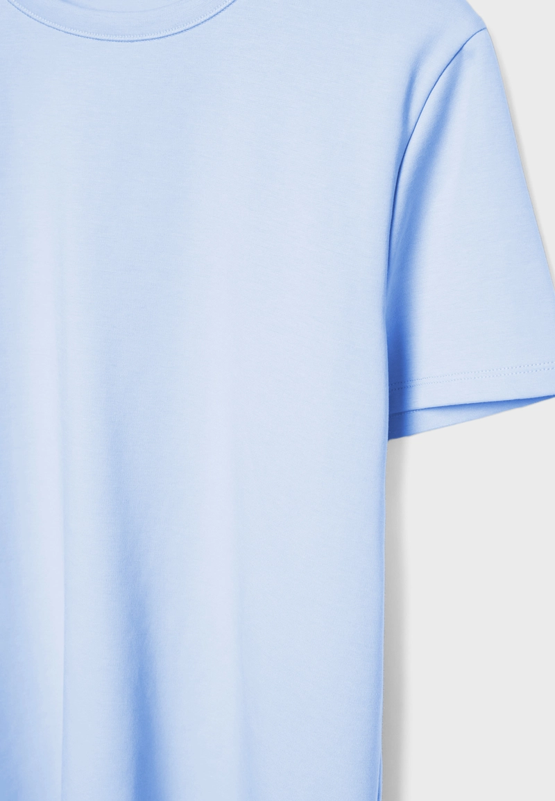 Базовая футболка regular из мягкой ткани