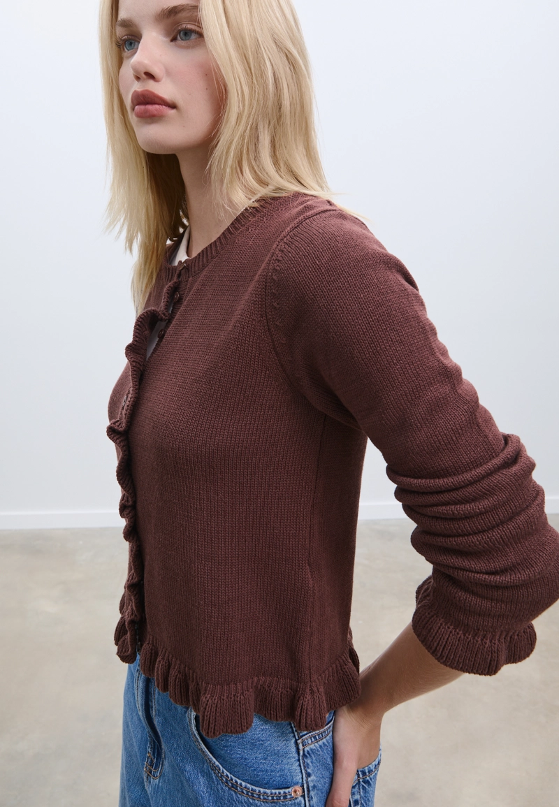 Трикотажный кардиган с пуговицами и оборками