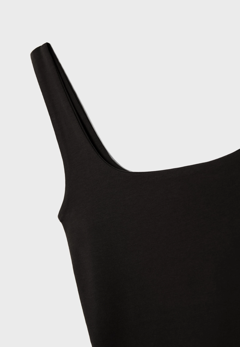 Майка с широкими бретелями